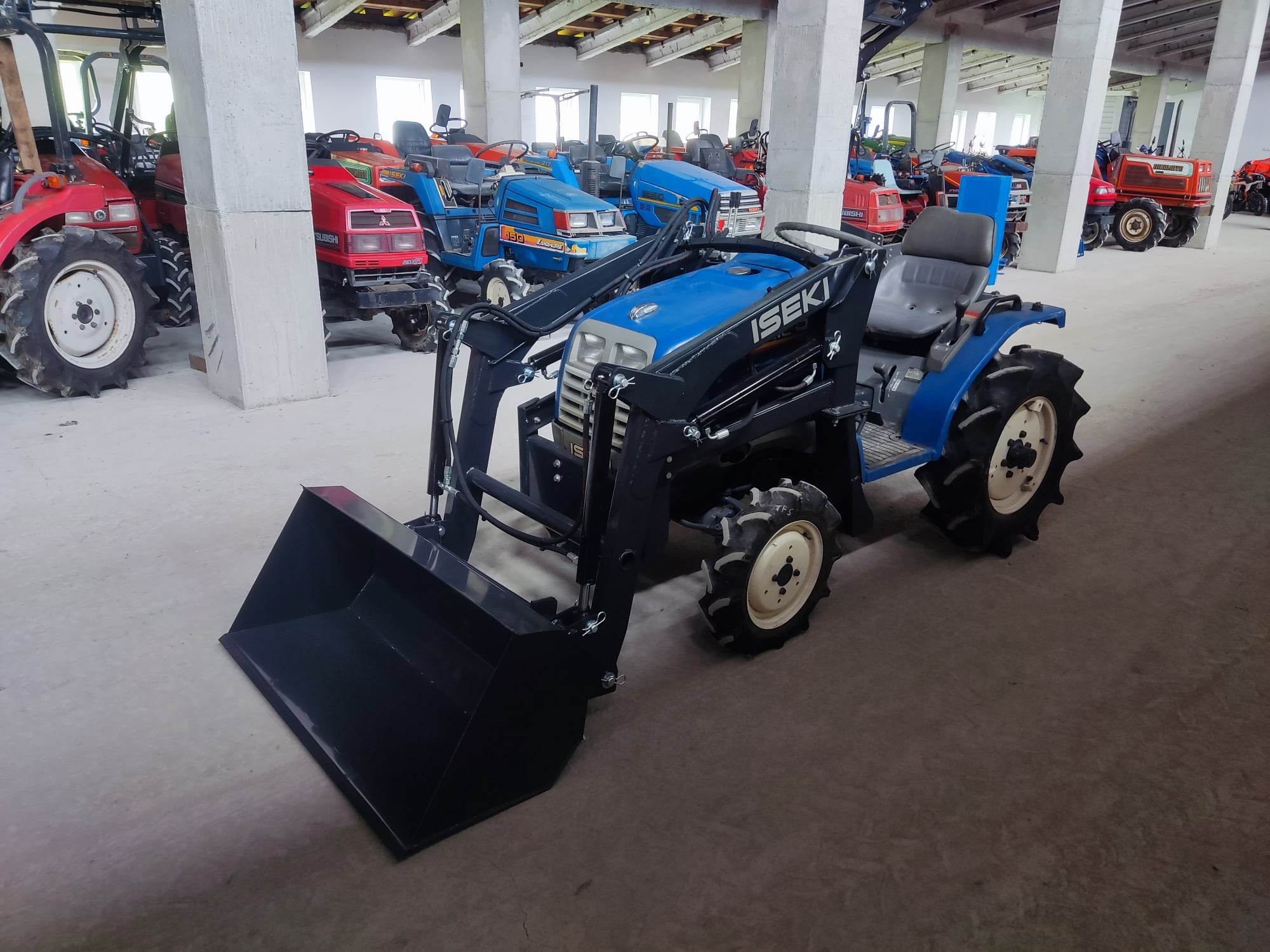  Malotraktor Iseki Sial 5F + čelný nakladač