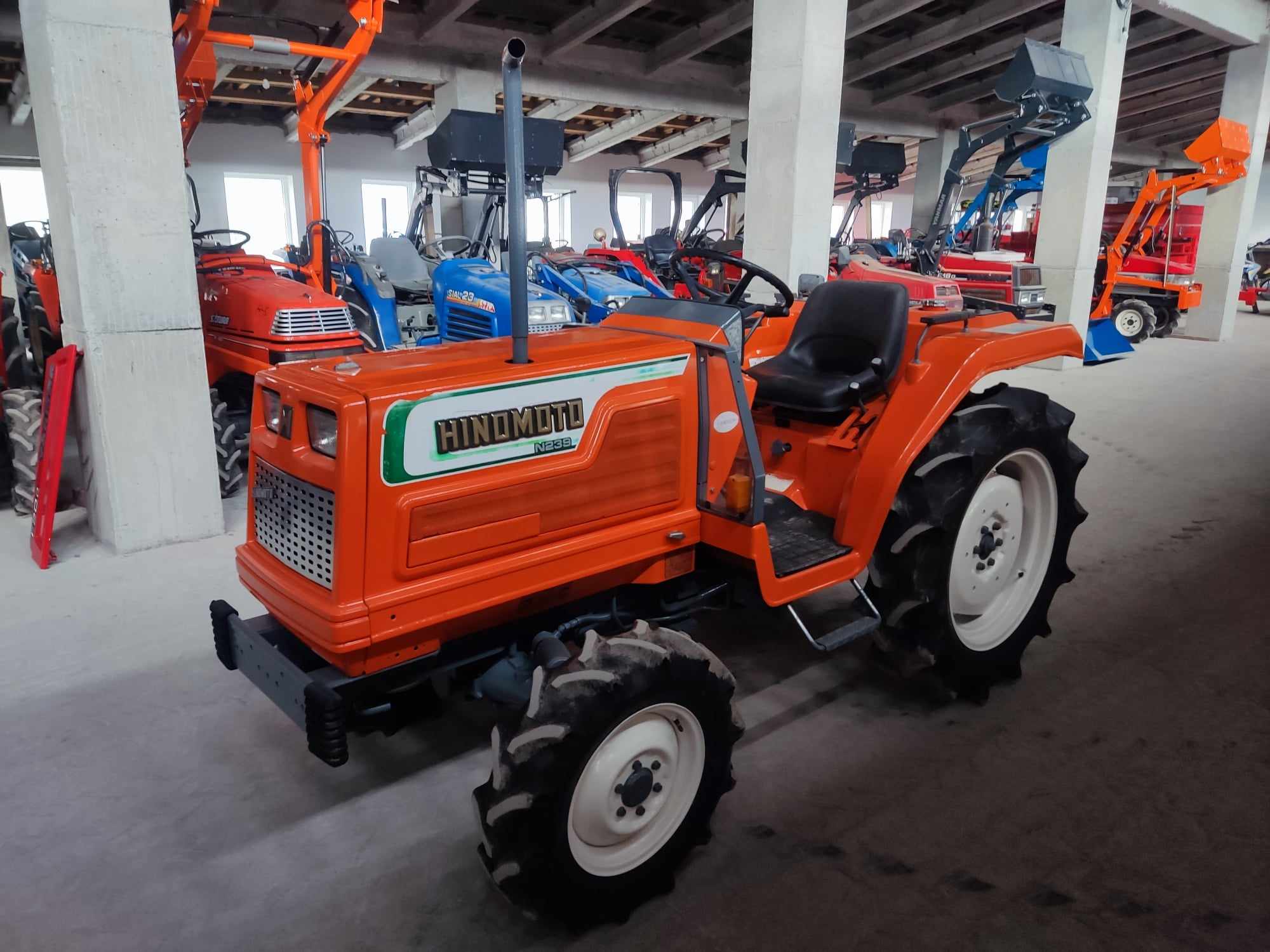Malotraktor Hinomoto N239